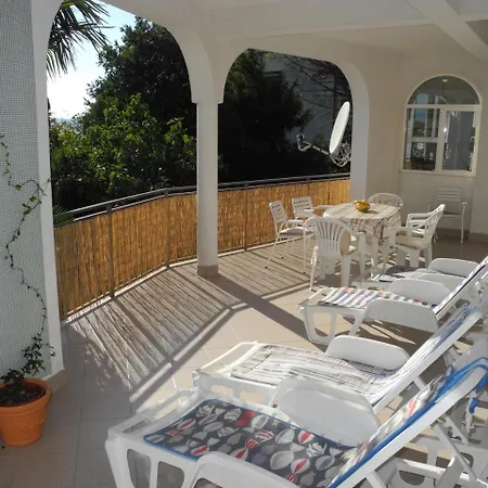 Vera Ck 30 M From The Sea, With Pool Appartement Crikvenica