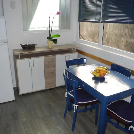 Vera Ck 30 M From The Sea, With Pool Appartement *