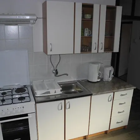 Vera Ck 30 M From The Sea, With Pool Apartman