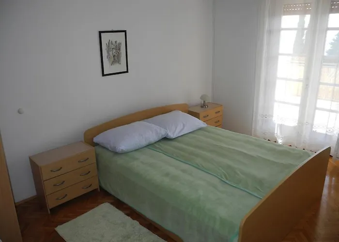 Vera Ck 30 M From The Sea, With Pool Appartement Crikvenica