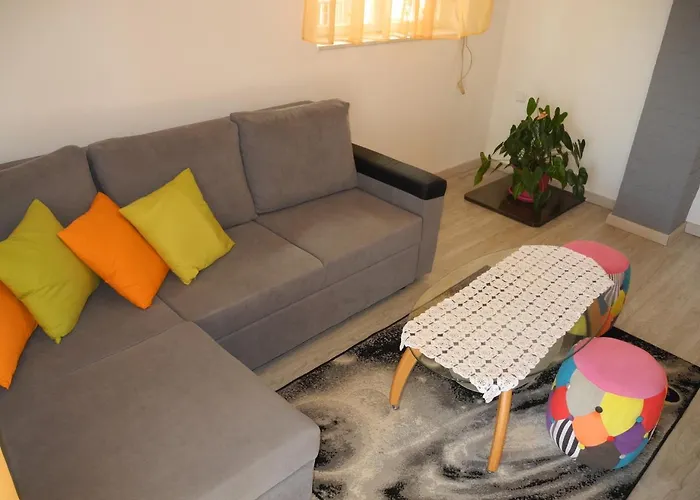 Vera Ck 30 M From The Sea, With Pool Appartement Crikvenica